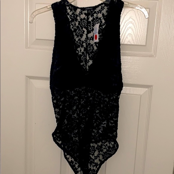 Black top - Picture 1 of 2